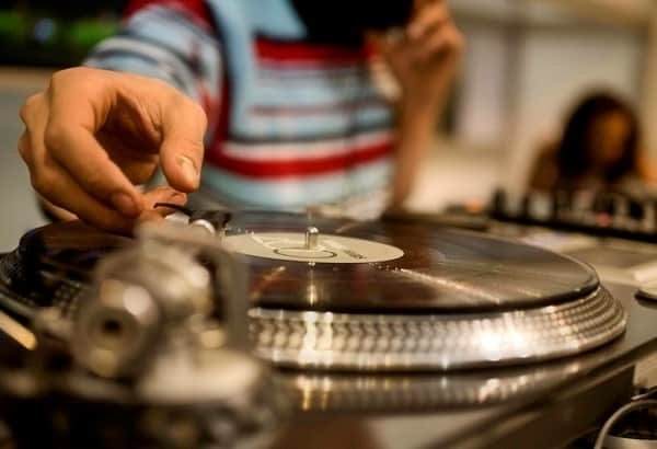 ди-джей на мероприятие ди-джей на мероприятие