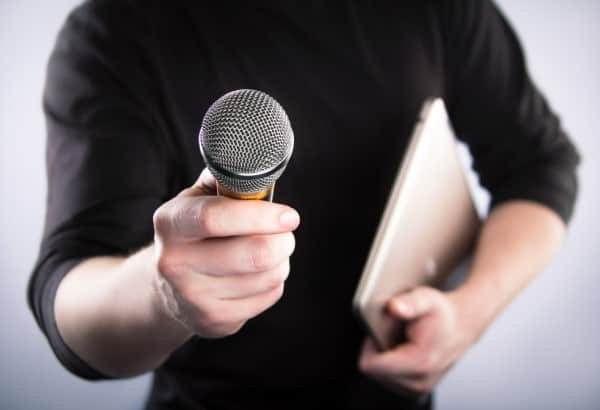 ведущий мероприятия ведущий мероприятия